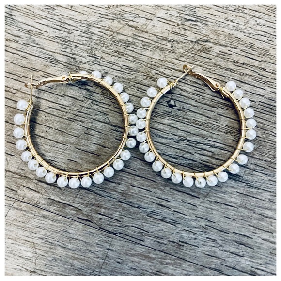 Fabulous Pearl trim hoop earrings - Picture 4 of 4